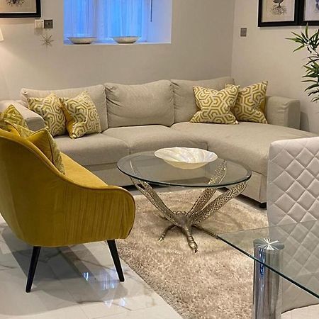 Appartamento Elegant 2 Bed Flat In Chiswick Londra Esterno foto
