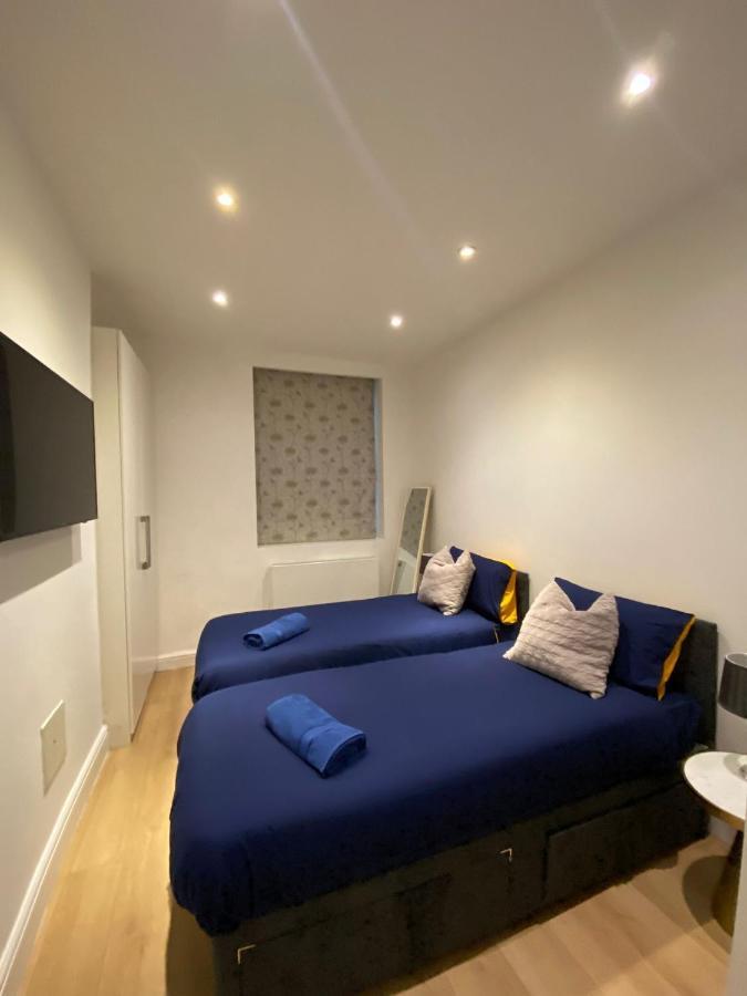 Appartamento Elegant 2 Bed Flat In Chiswick Londra Esterno foto